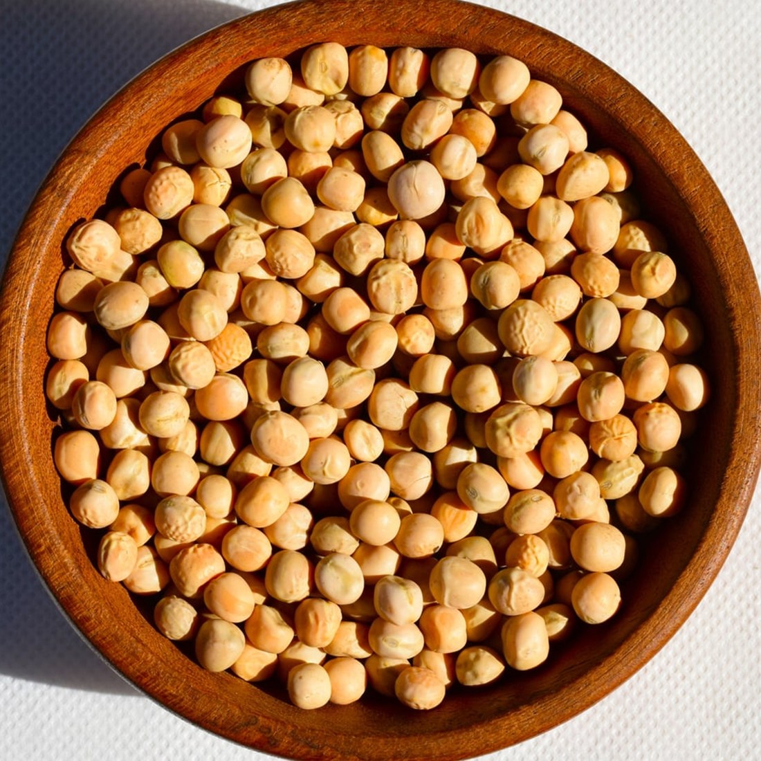 Whole yellow peas in a bowl